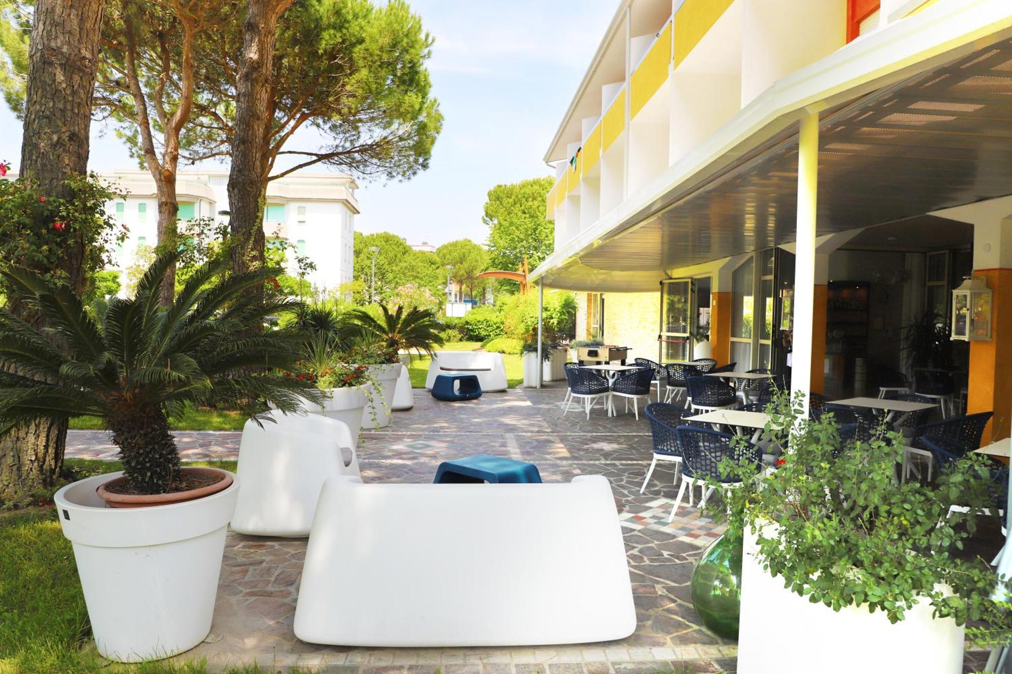 Hotel Hiki 3 Superior Bibione Extérieur photo